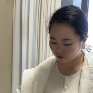 丹妮  正在直播中......